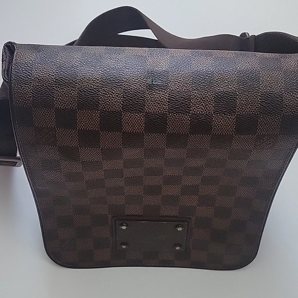 Louis Vuitton Damier Ebene Brooklyn Messenger Bag